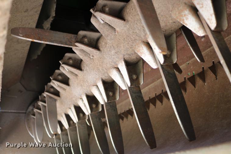 image for item DB9385 1986 John Deere 7720 combine