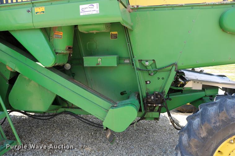 image for item DB9385 1986 John Deere 7720 combine