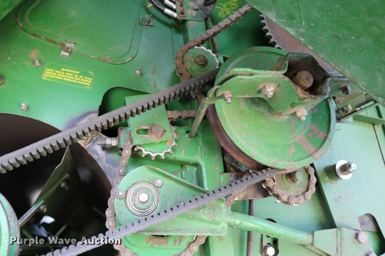 image for item DB9385 1986 John Deere 7720 combine