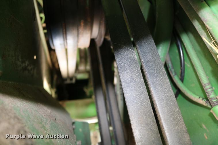 image for item DB9385 1986 John Deere 7720 combine