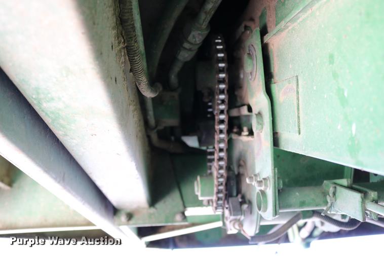 image for item DB9385 1986 John Deere 7720 combine