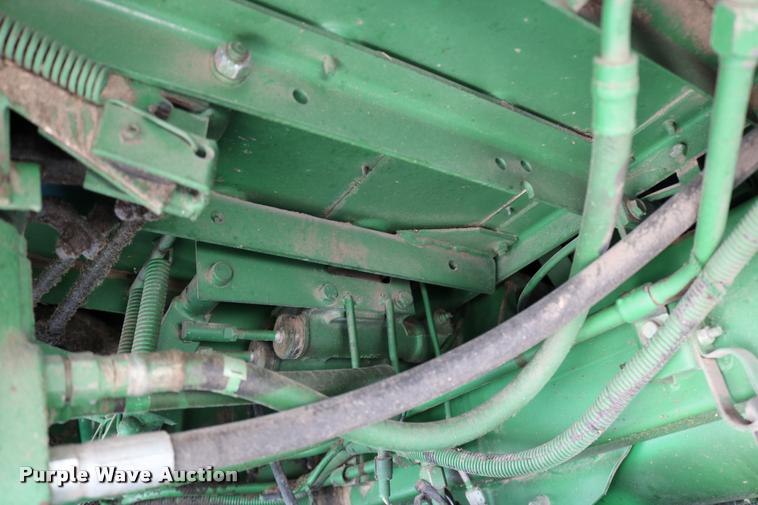 image for item DB9385 1986 John Deere 7720 combine