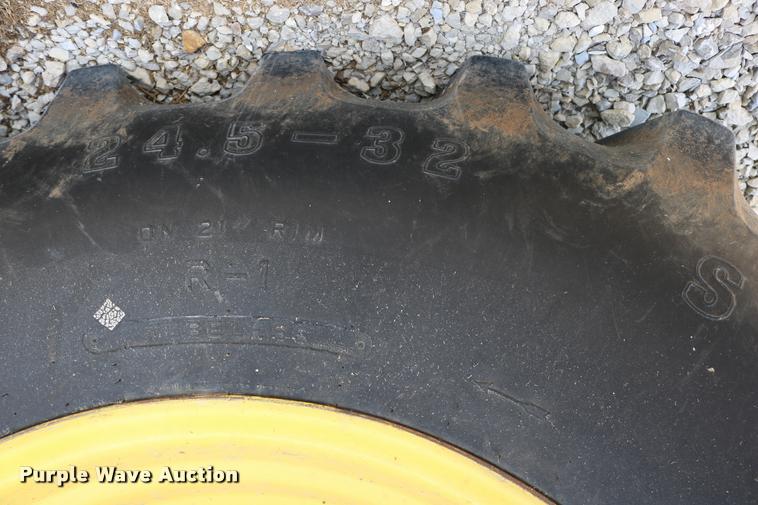 image for item DB9385 1986 John Deere 7720 combine