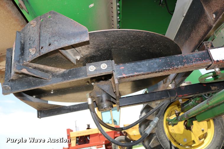 image for item DB9385 1986 John Deere 7720 combine