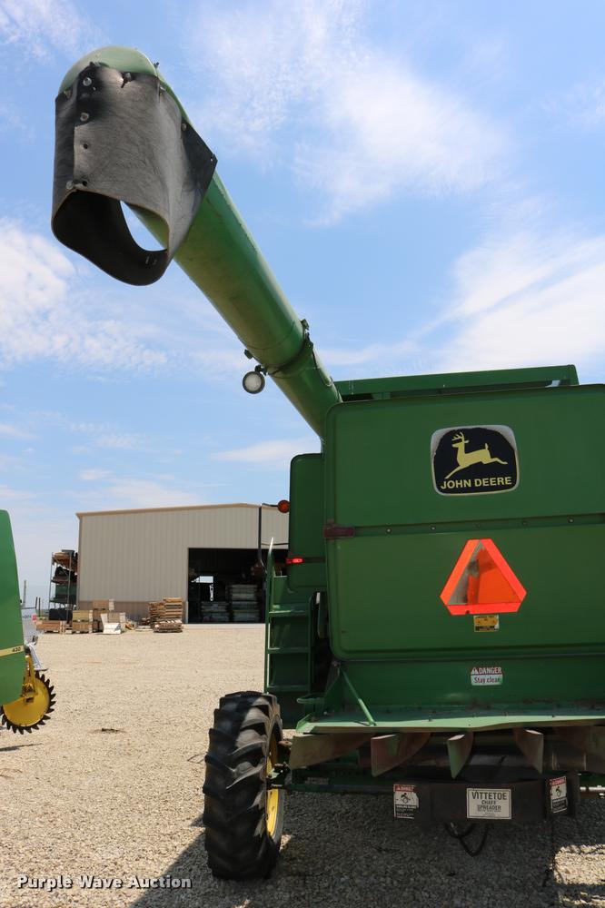 image for item DB9385 1986 John Deere 7720 combine