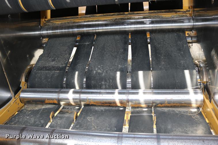 image for item DB9390 2001 Vermeer 605XL round baler