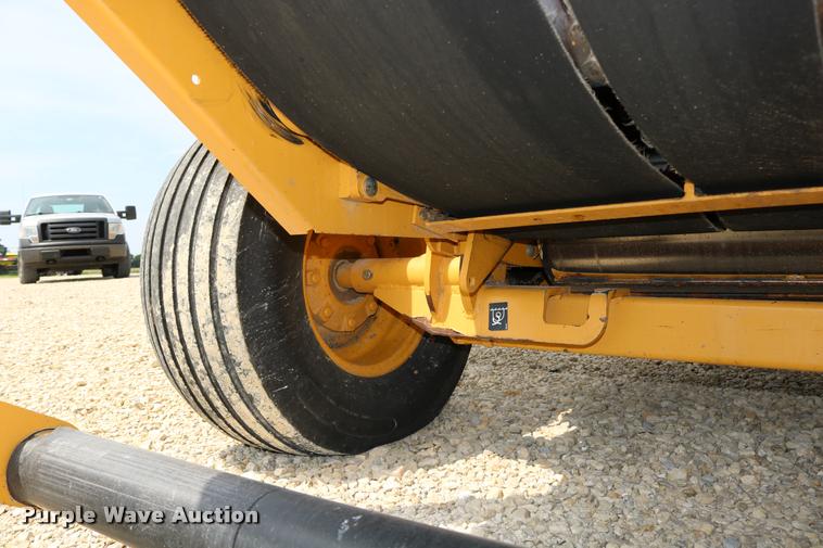 image for item DB9390 2001 Vermeer 605XL round baler