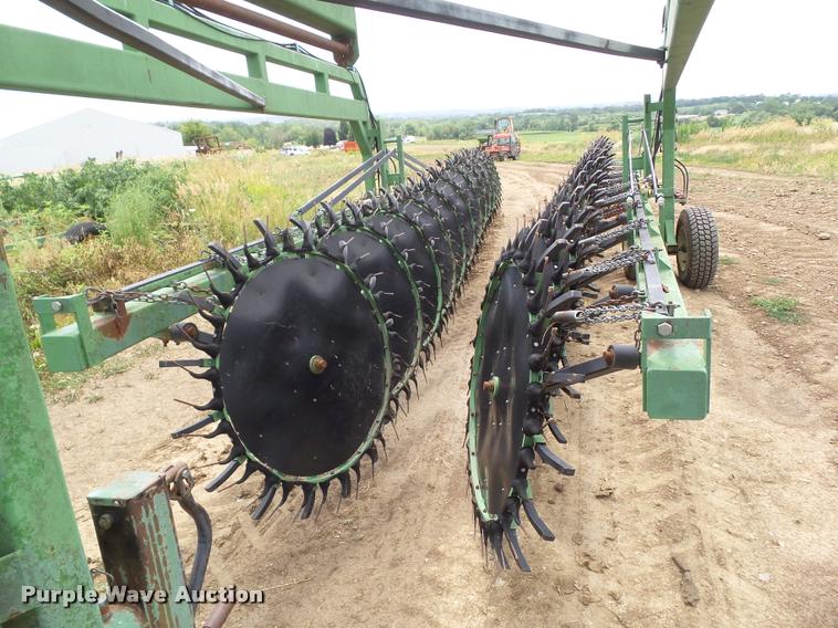 image for item DH9357 2005 Circle C Golden Eagle wheel rake