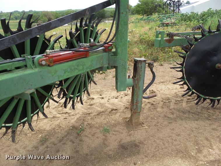 image for item DH9357 2005 Circle C Golden Eagle wheel rake