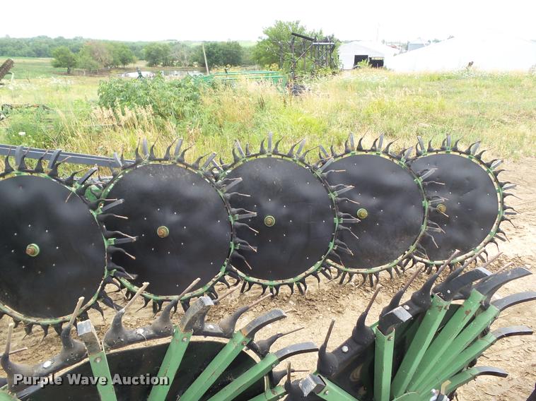 image for item DH9357 2005 Circle C Golden Eagle wheel rake