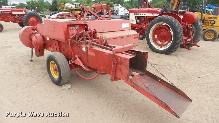 image for item DR9553 Massey-Ferguson 124 square baler
