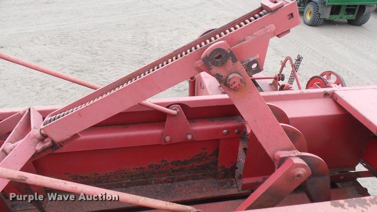 image for item DR9553 Massey-Ferguson 124 square baler