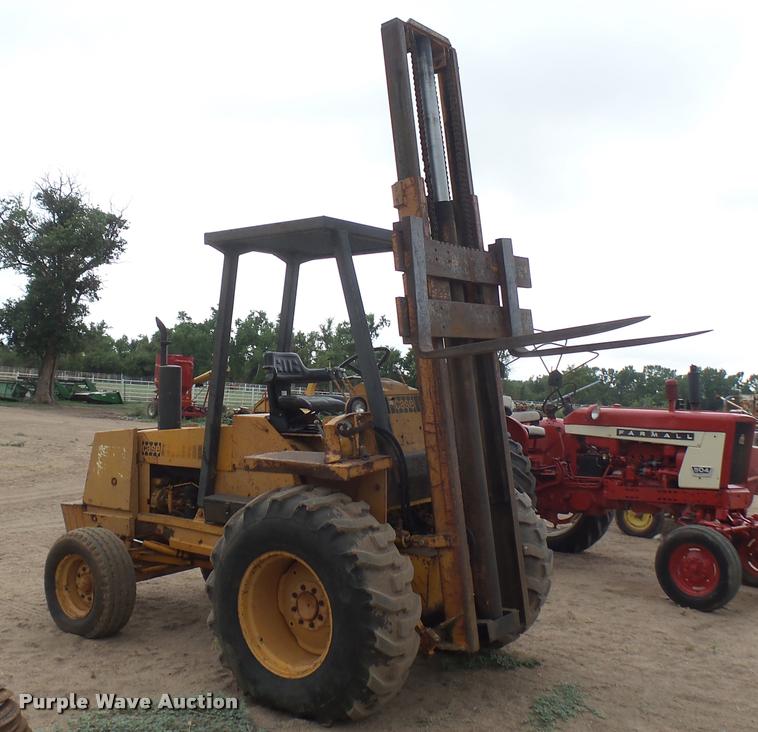 image for item DR9555 Case 586 forklift