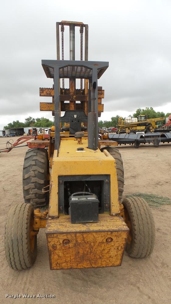 image for item DR9555 Case 586 forklift