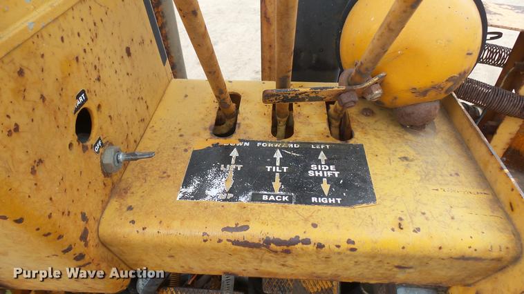 image for item DR9555 Case 586 forklift