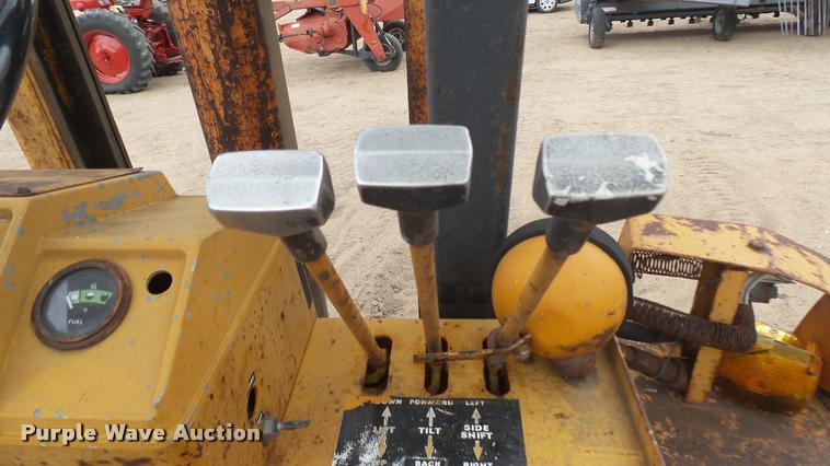 image for item DR9555 Case 586 forklift