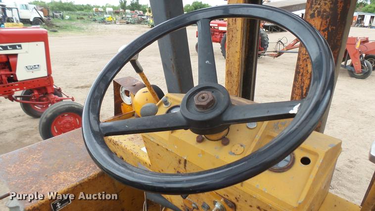 image for item DR9555 Case 586 forklift