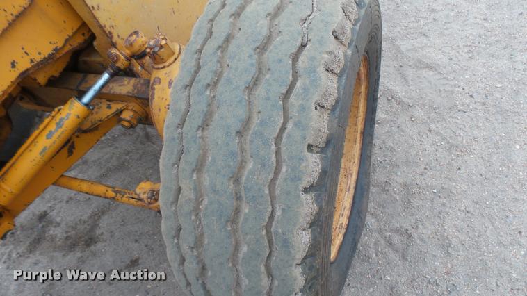 image for item DR9555 Case 586 forklift