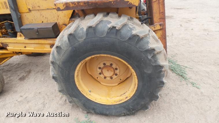 image for item DR9555 Case 586 forklift