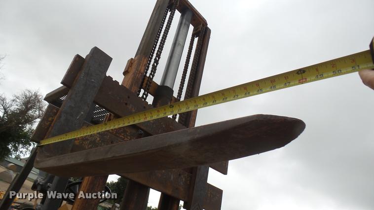 image for item DR9555 Case 586 forklift