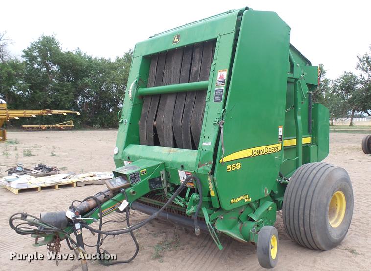 image for item DR9562 2007 John Deere 568 round baler