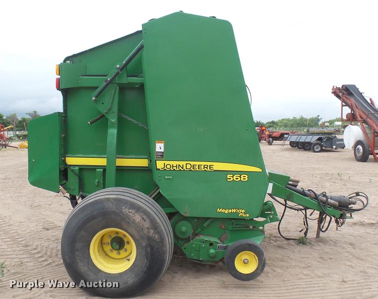 image for item DR9562 2007 John Deere 568 round baler