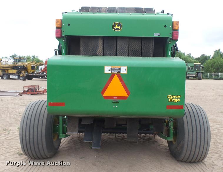 image for item DR9562 2007 John Deere 568 round baler