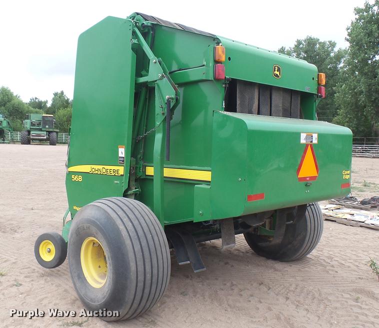 image for item DR9562 2007 John Deere 568 round baler
