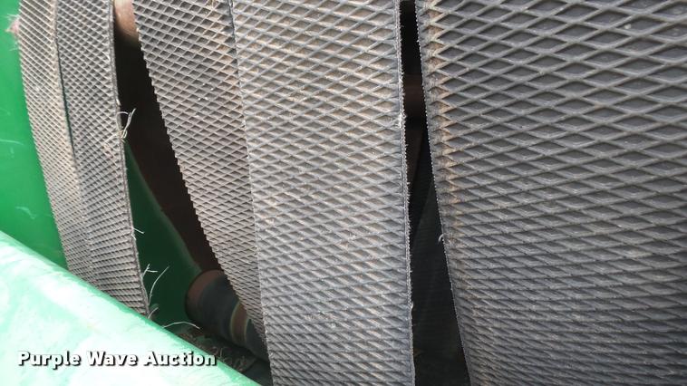 image for item DR9562 2007 John Deere 568 round baler