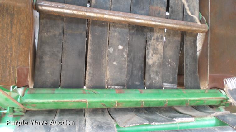 image for item DR9562 2007 John Deere 568 round baler