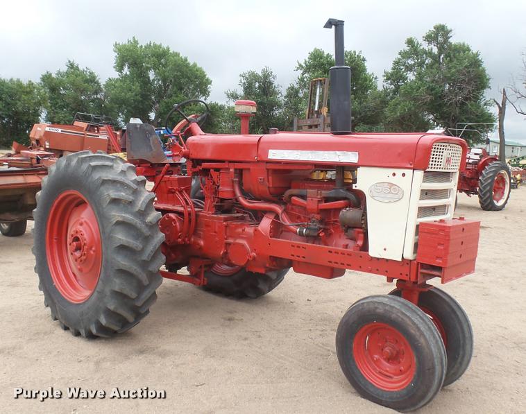 image for item DR9566 Farmall 560 tractor