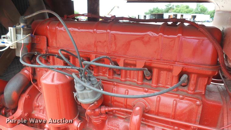 image for item DR9566 Farmall 560 tractor
