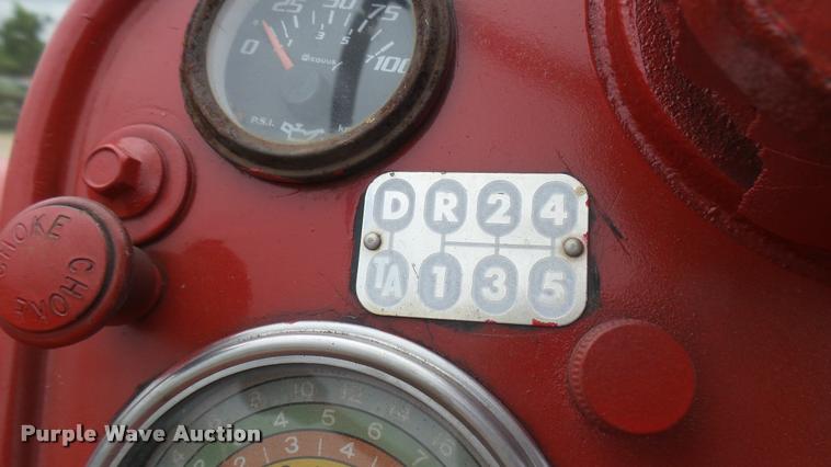 image for item DR9566 Farmall 560 tractor