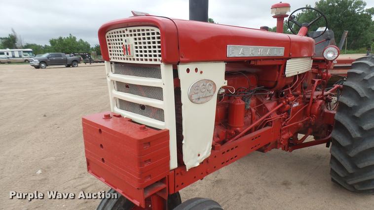 image for item DR9566 Farmall 560 tractor