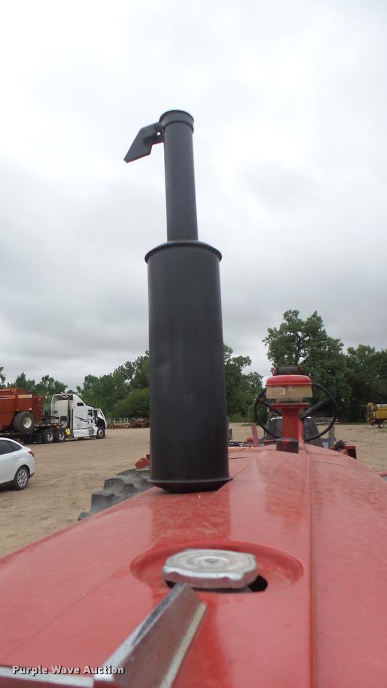 image for item DR9566 Farmall 560 tractor