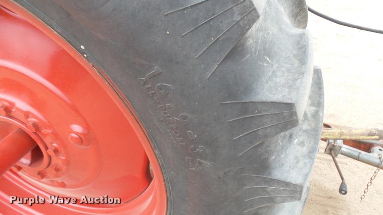 image for item DR9566 Farmall 560 tractor