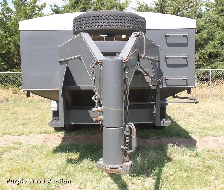 image for item DR9630 1993 Specialty hopper bottom grain trailer