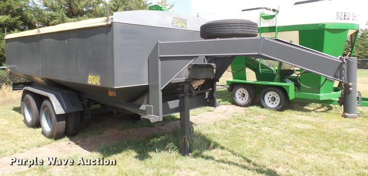 image for item DR9630 1993 Specialty hopper bottom grain trailer