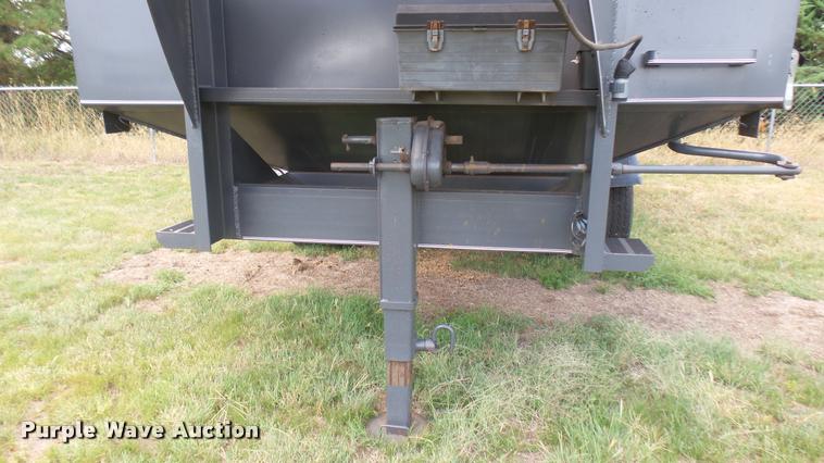 image for item DR9630 1993 Specialty hopper bottom grain trailer