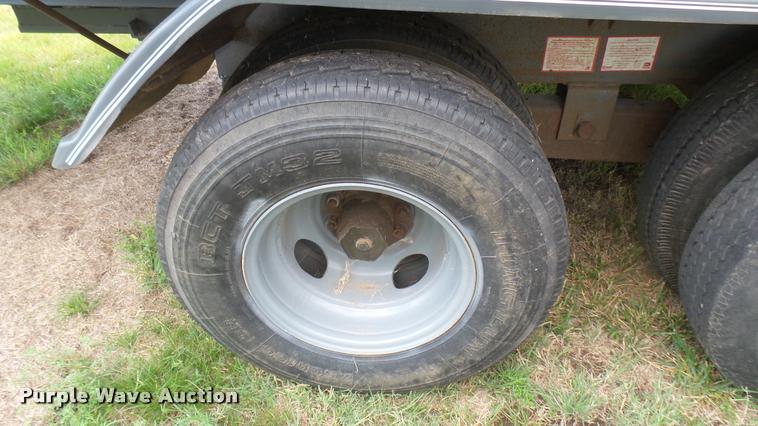 image for item DR9630 1993 Specialty hopper bottom grain trailer