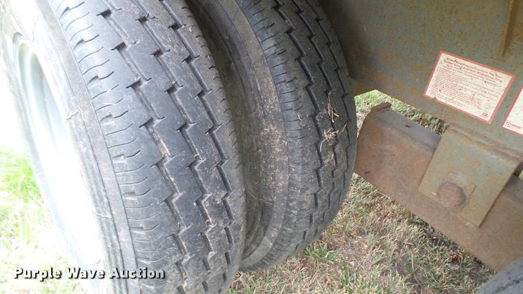 image for item DR9630 1993 Specialty hopper bottom grain trailer