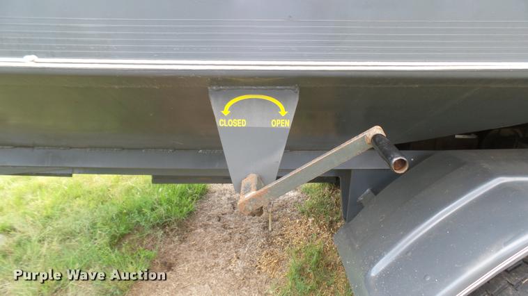 image for item DR9630 1993 Specialty hopper bottom grain trailer