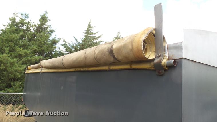 image for item DR9630 1993 Specialty hopper bottom grain trailer