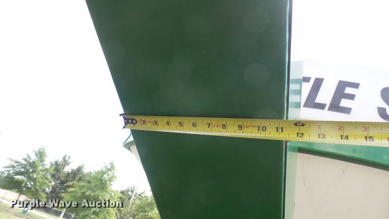 image for item DR9631 Norwood Sales SS290 seed shuttle