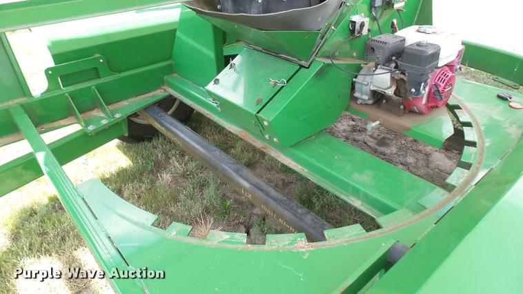 image for item DR9631 Norwood Sales SS290 seed shuttle