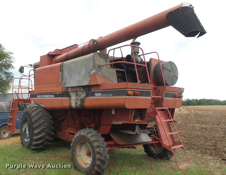 image for item DR9638 Case IH 1680 Axial-Flow combine