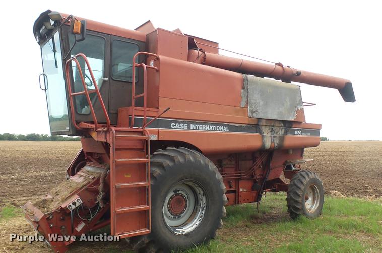 image for item DR9638 Case IH 1680 Axial-Flow combine