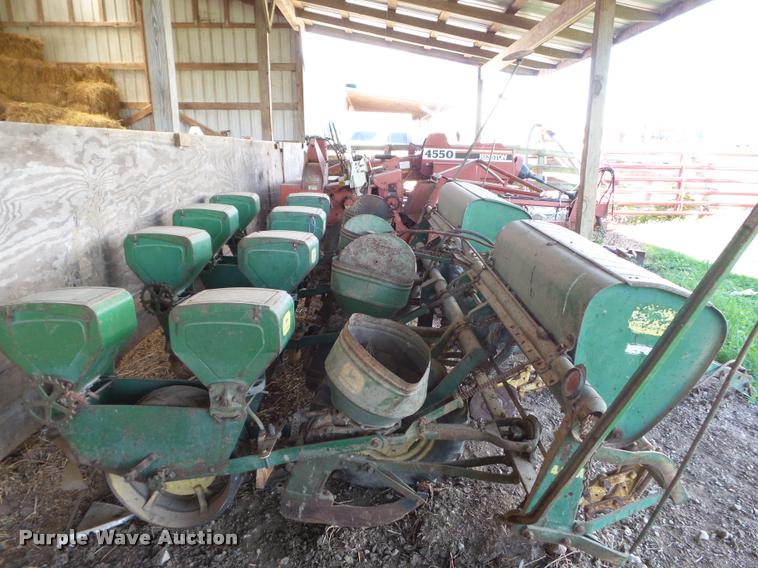 image for item K3250 John Deere 495A planter