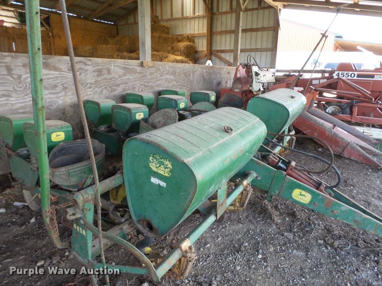 image for item K3250 John Deere 495A planter