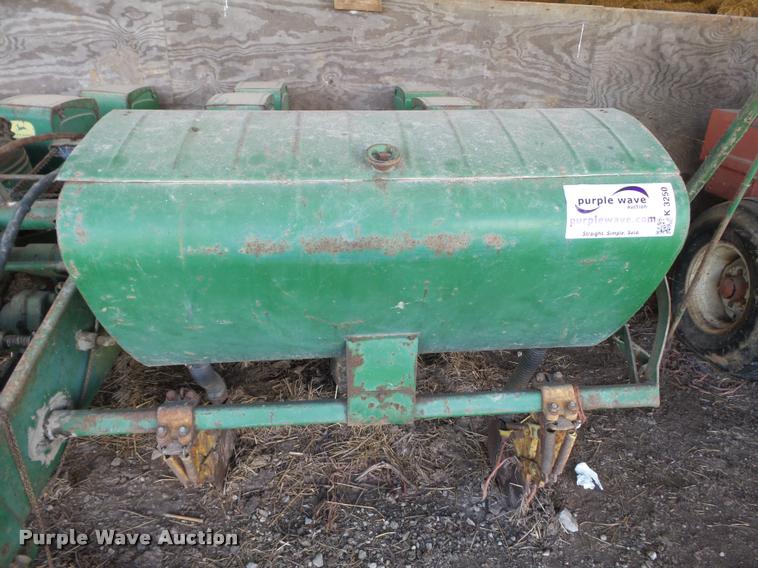 image for item K3250 John Deere 495A planter